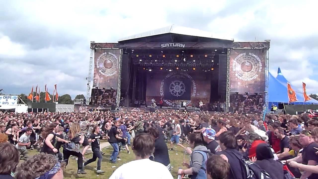 Gallows Wall Of Death Knebworth Sonisphere 2011 HD