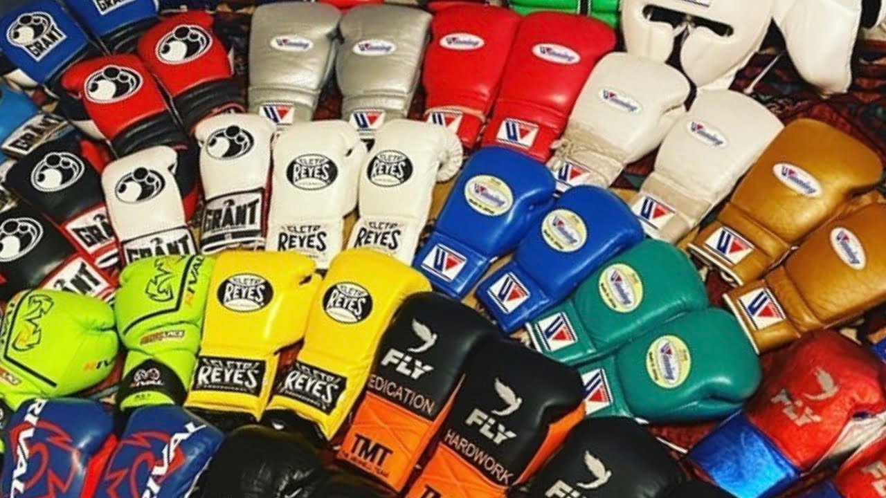Looking At A VIEWER'S HUGE BOXING COLLECTION!