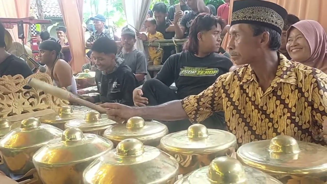 Hujanpun pada meramekan Langen Budoyo Perkutukan