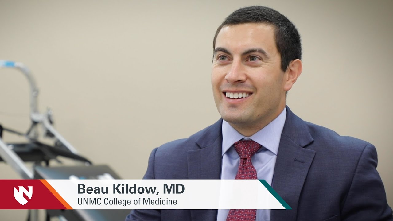 ASK UNMC! Should I have my knee replaced?