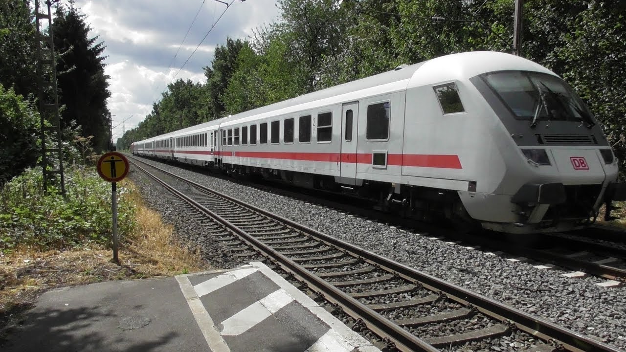 Züge im Bahnhof Haan mit Br 101,145,146,185,402 und 442