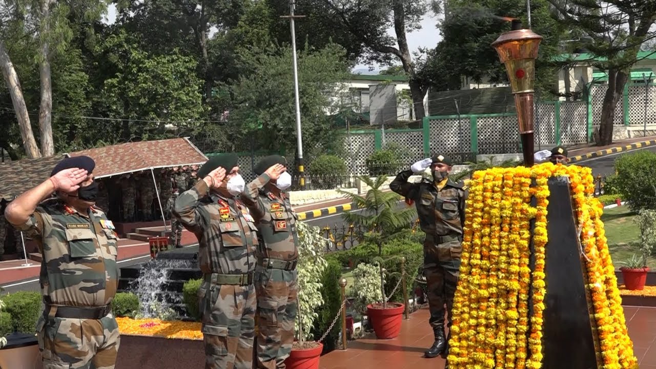 Northern Army Commander Laid Wreath To Honour  Swarnim Vijay Mashal