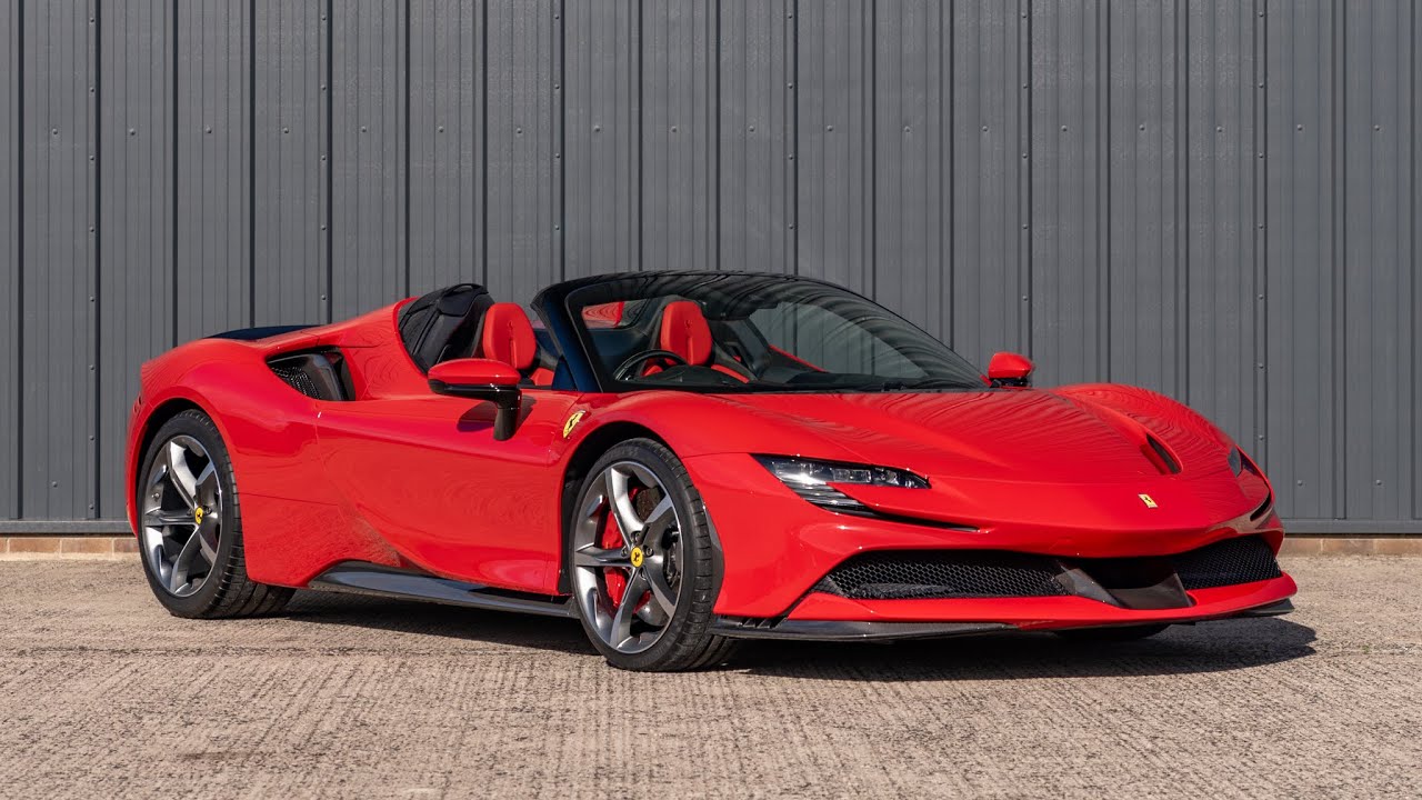 2022 Ferrari SF90 Spider - Rosso Corsa - Walkaround (4K)