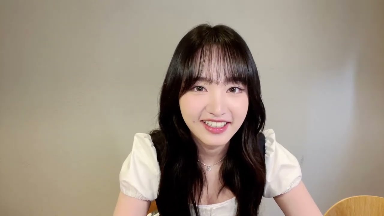 230615 IVE LIZ 나 심심해 노라죠🧸🧸