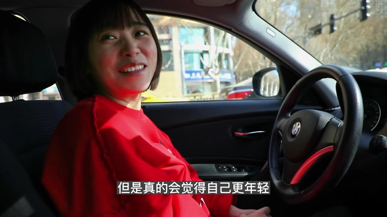 她大学毕业找不到工作，去西安大唐不夜城开店做特色，生意很火爆