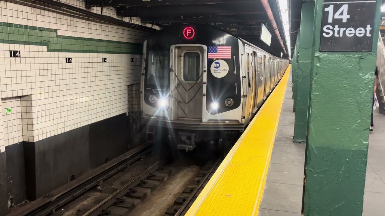 IND Sixth Avenue Line: R160 (F) and (M) train action at 14th Street & 23rd Street 