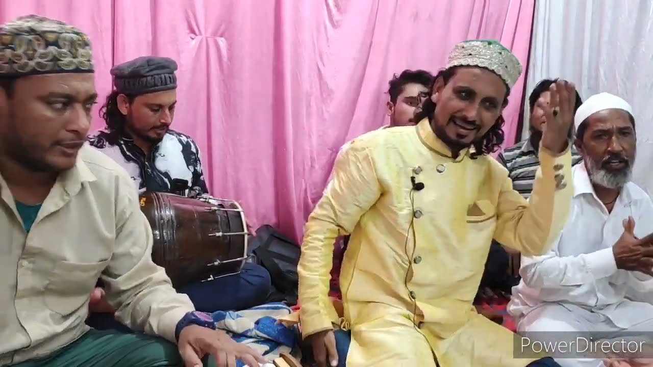 JISKE JALWON MEIN WAHDAT KI TANVIR HAI WO MERA PEER HAI