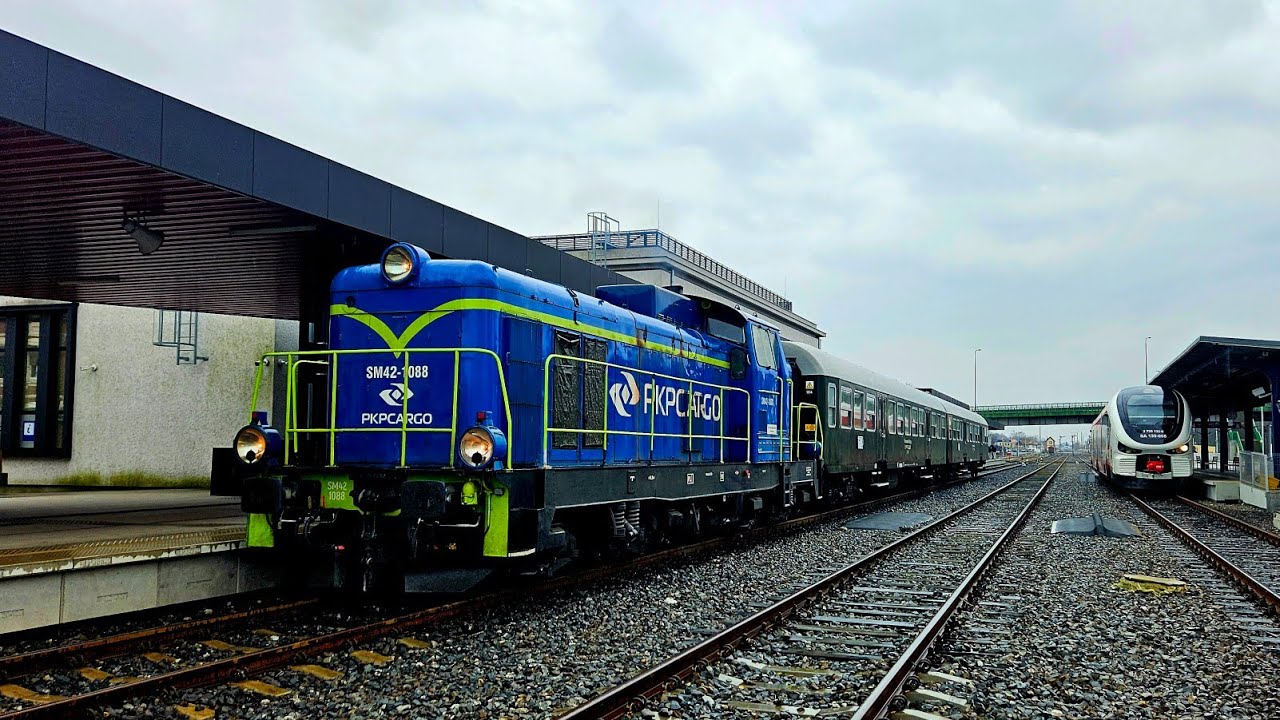 Lokomotywa spalinowa SM42-1088 z pociągiem Wolsztyn - Zbąszynek, 25.03.2026