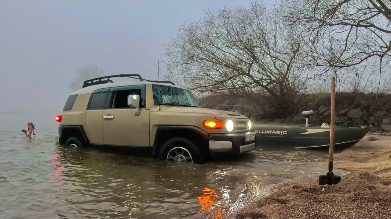 Подолавши всі труднощі КРУПНА РИБА У НАС В ЧОВНІ!!!!