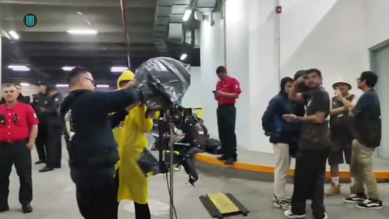 🤯 ¡ES UN CAOS! ⛈️ Chivas vs Tigres se retrasa por fuerte lluvia en Estadio Akron 🏟️ Apertura 2025