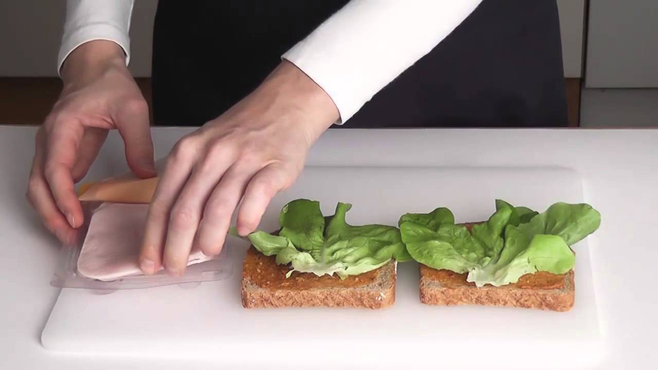 Kom og se - så godt! - Smørbrød med ost og kalkunskinke - på tegnspråk