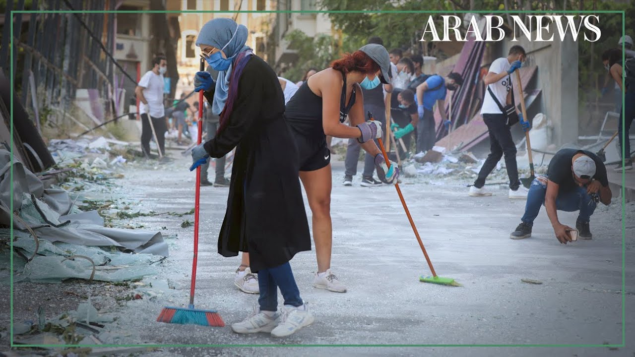 Lebanese clean up after blast in solidarity and rage