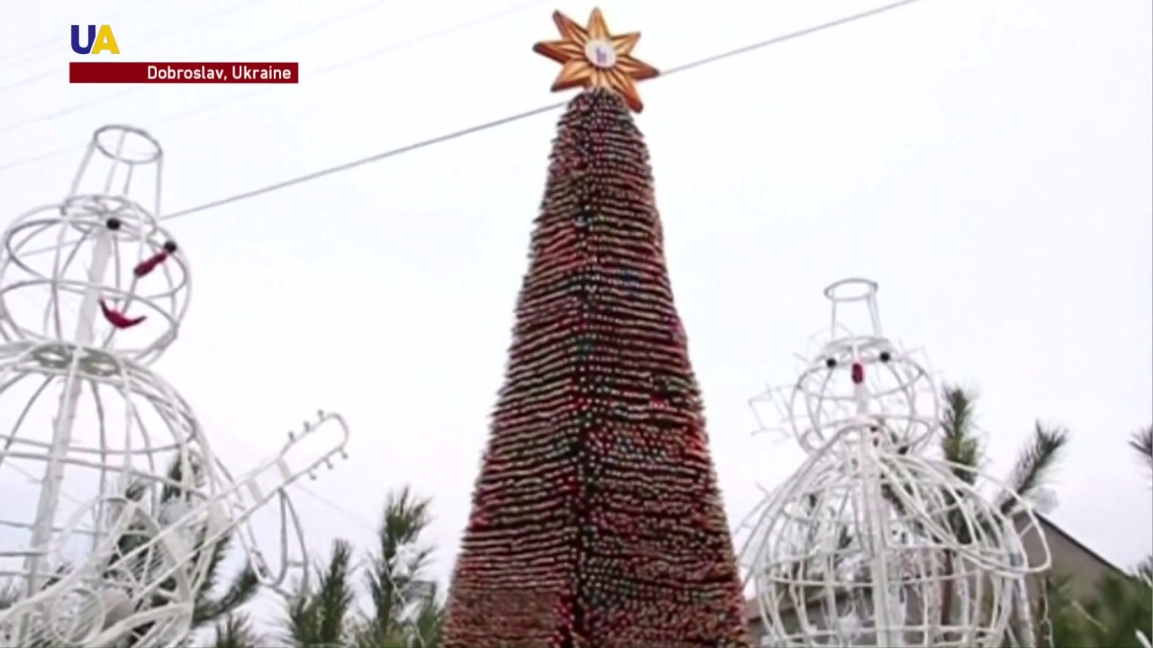 Christmas in Ukraine: Hundreds Dress-Up as Saint Nicholas for Parade