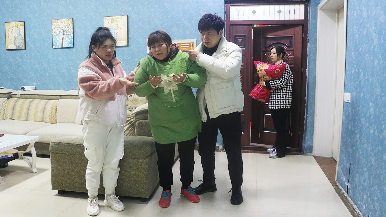 婆婆为出门去打牌，竟将刚满月的孩子一人放家，打完牌回家傻眼【追梦大剧院】
