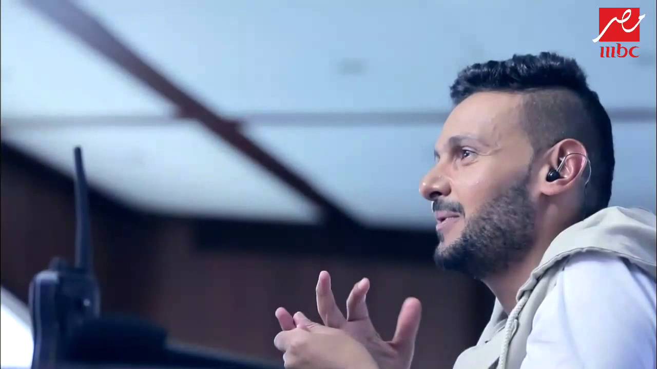 مقدمة ساخرة جداا لـ عصام كاريكا