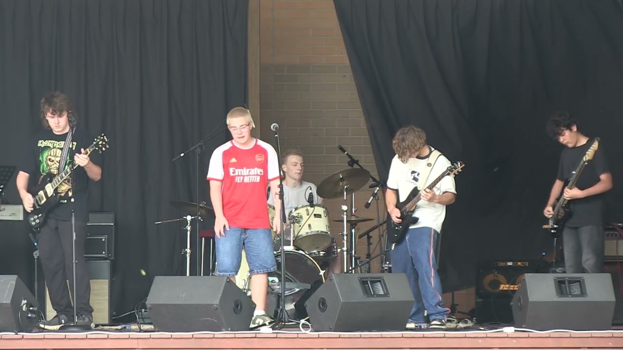 Vagabond- Live at the grafton tafe markets