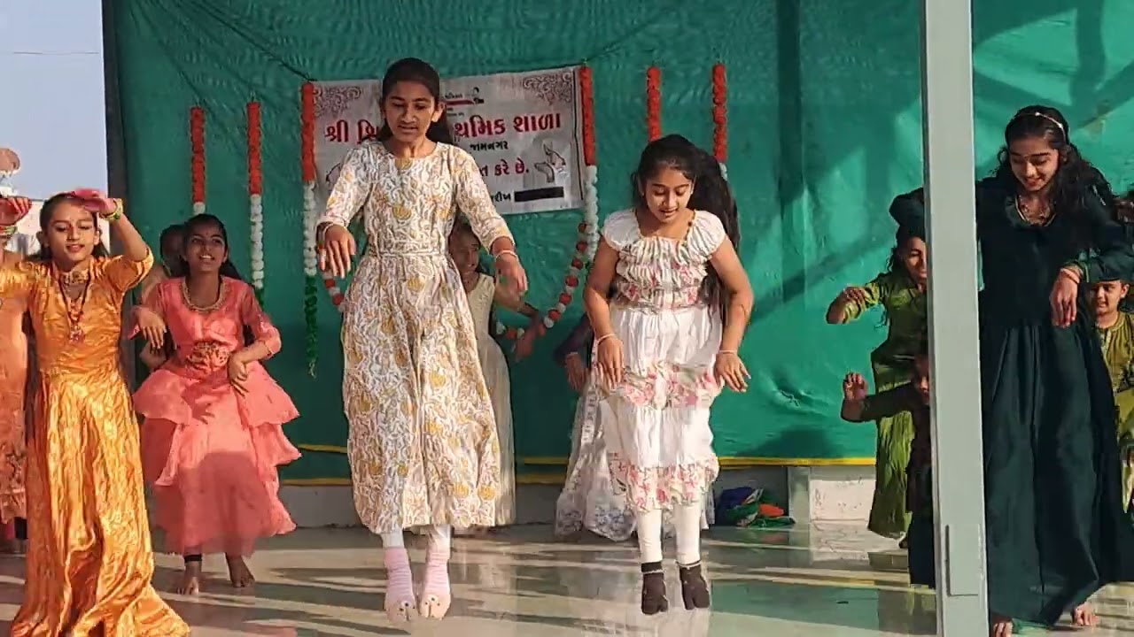 Shishang Primary School,  Republic day dance 