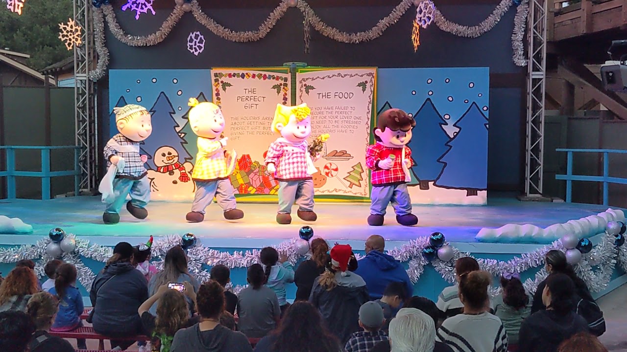 Peanuts Guide to Christmas at Knotts Berry Farm 11-18-2021