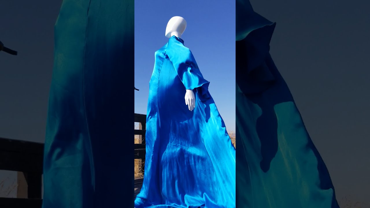 Blue Windy dress with mannequin