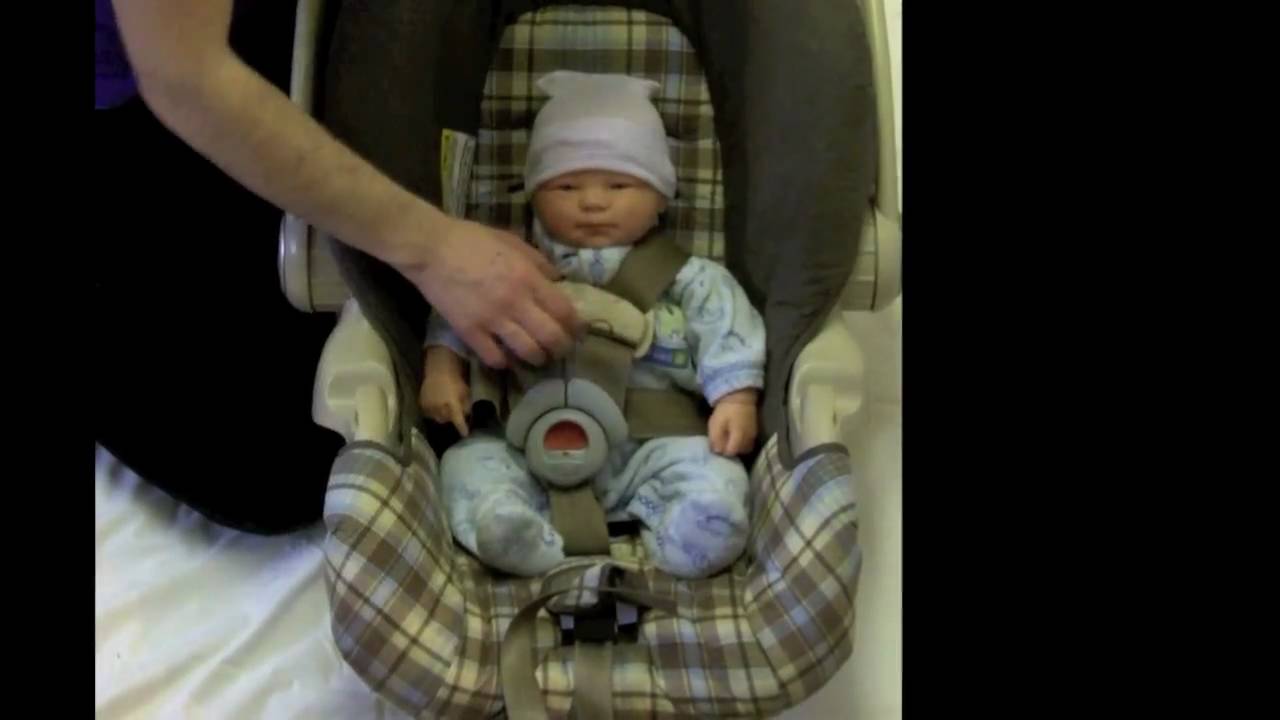 How to Buckle a Baby into a Car Seat with a 5-Point Harness