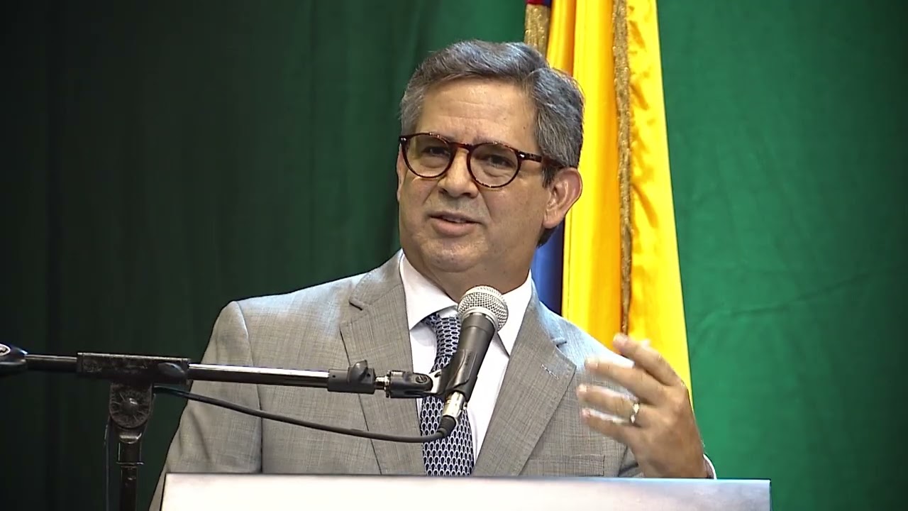 M    PALABRAS ERIC FLESCH  EN CEREMONIA DE GRADOS MARZO  2019 Archivo original