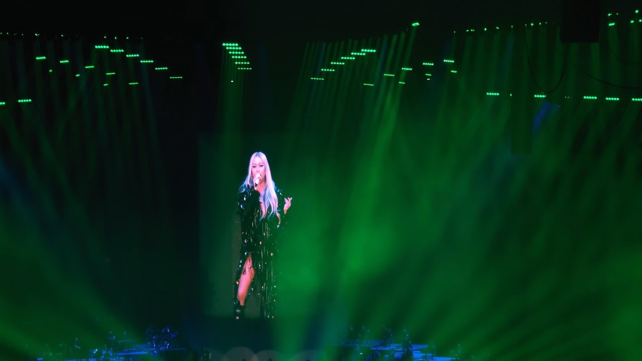 241221 張惠妹 A-Mei - 站在高崗上 @ASMeiR ASMR MAXXX Concert in Taipei 首場 阿妹 aMEI 演唱會 大巨蛋 Fancam