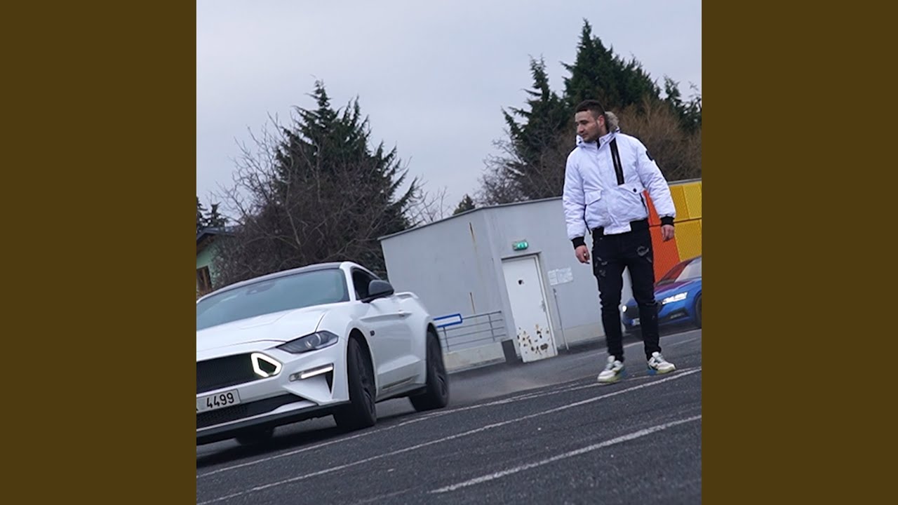 Pedál na podlaze!