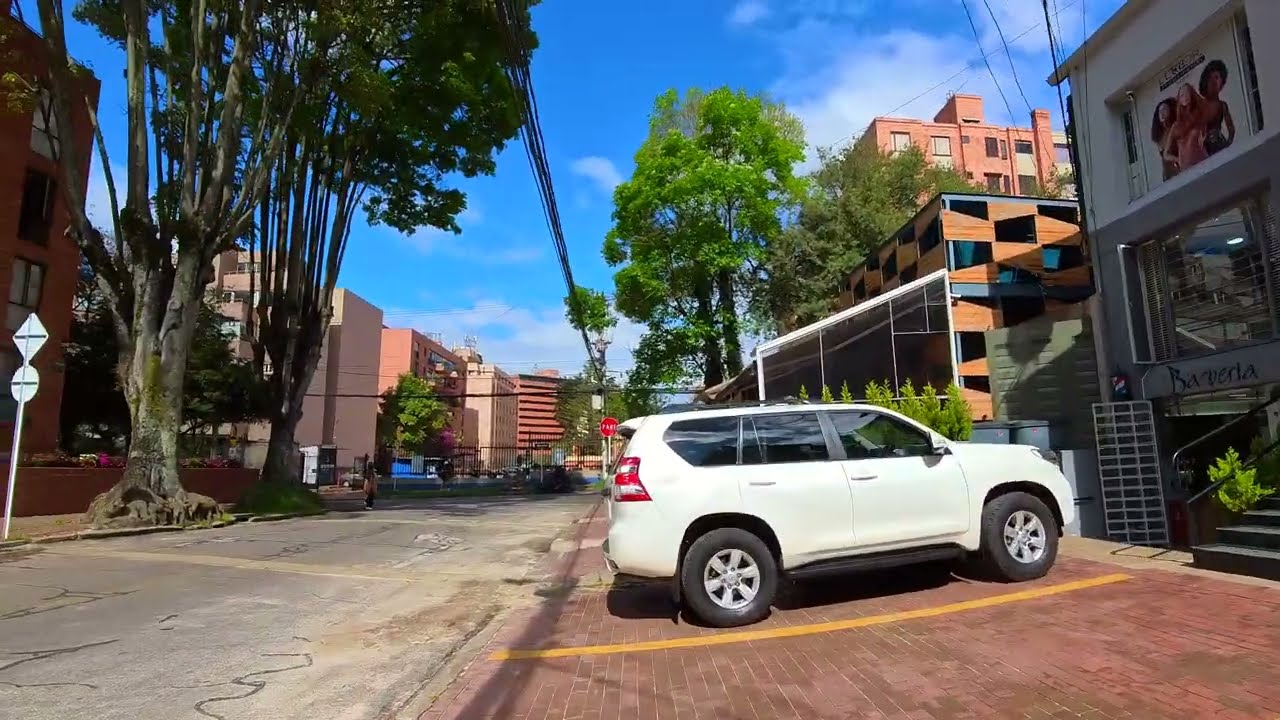 Caminando por Bogota zona G Colombia WALKING TOUR