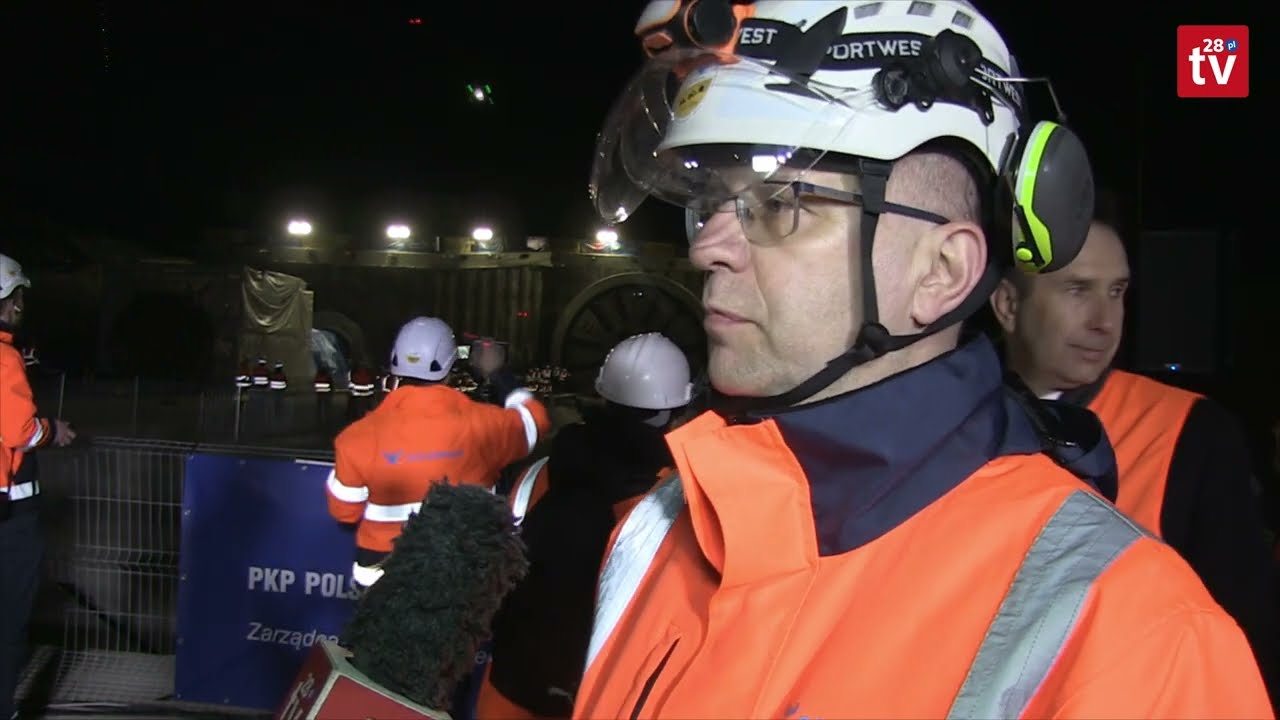 Pierwszy tunel projektu kolejowego Podłęże - Piełko wydrążony. Maszyna TBM zdążyła przed czasem