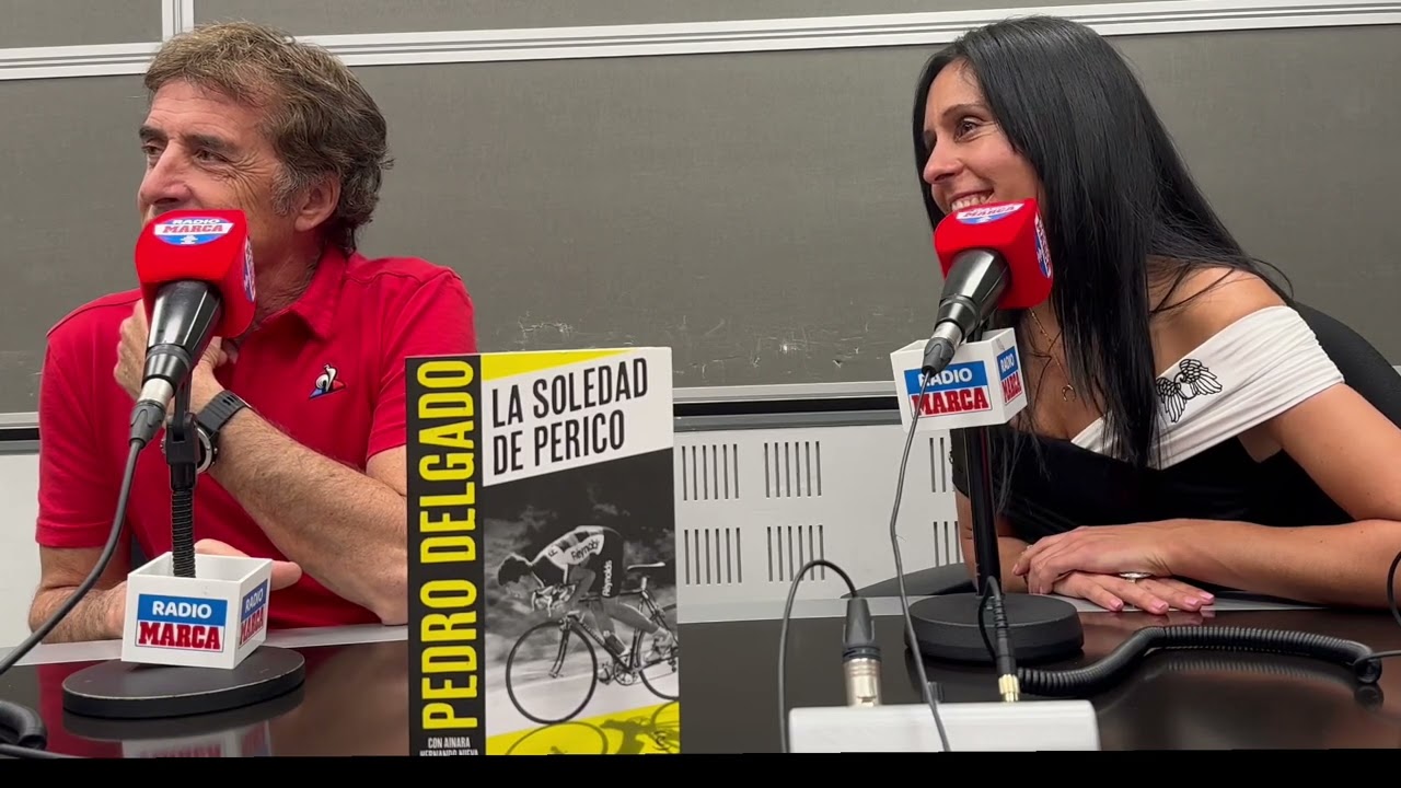 Pedro Delgado y Ainara Hernando, en Radio MARCA presentando &lsquo;La soledad de Perico&rsquo;
