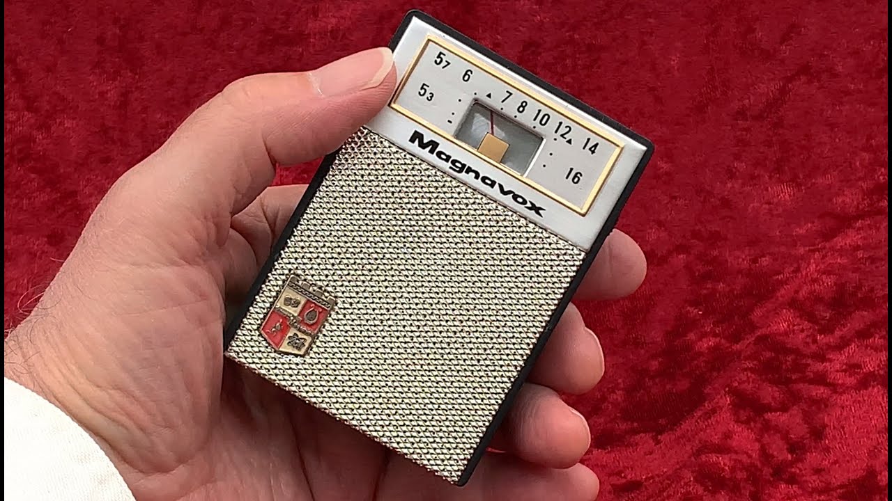 Винтажный транзисторный радиоприёмник: Magnavox Weekender (1961) | Современный дизайн середины ве...