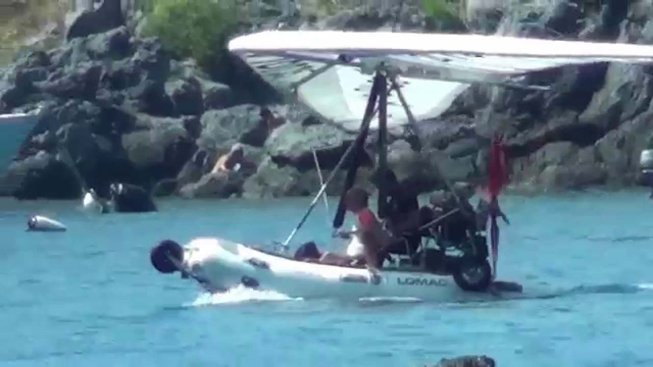 gommone spicca il volo nella baia di San Nicola Arcella