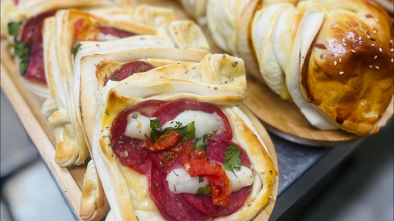 Forma de semi folhear a massa de salgados macios 😋😋 olhem so que modelos lindos🥐🥐🎉