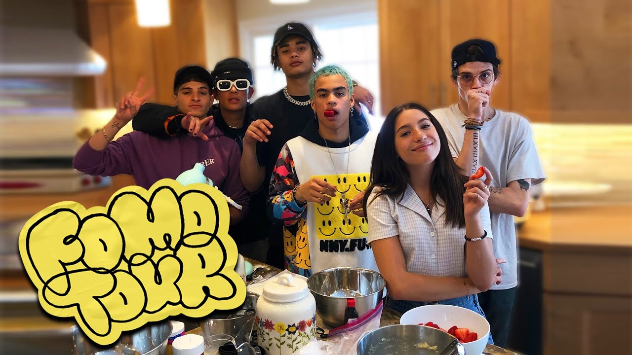 making cookies with PRETTYMUCH