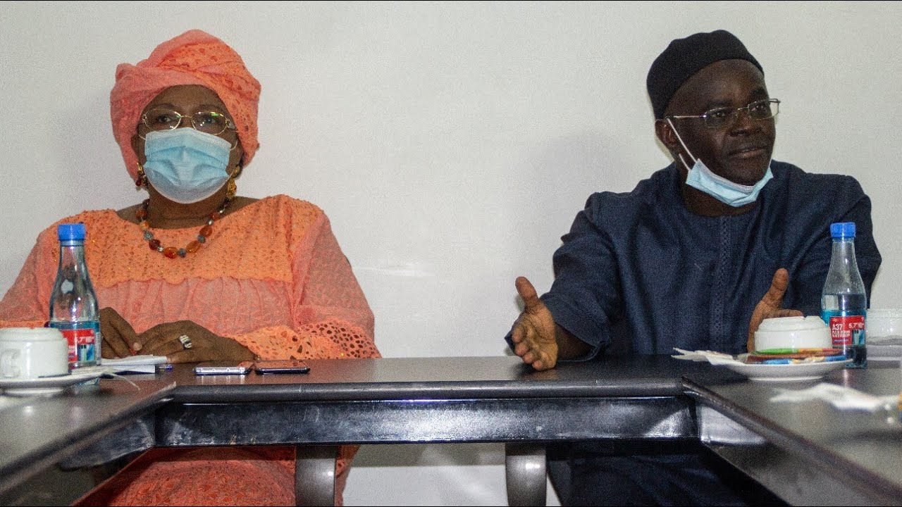 visite de Mme Aissatou Sow Diawara au si&egrave;ge de TAATAAN
