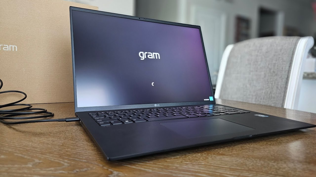 LG gram 17” Laptop - Intel Evo Platform 13th Gen Intel Core i7 with 16GB RAM - 1TB NVMe SSD