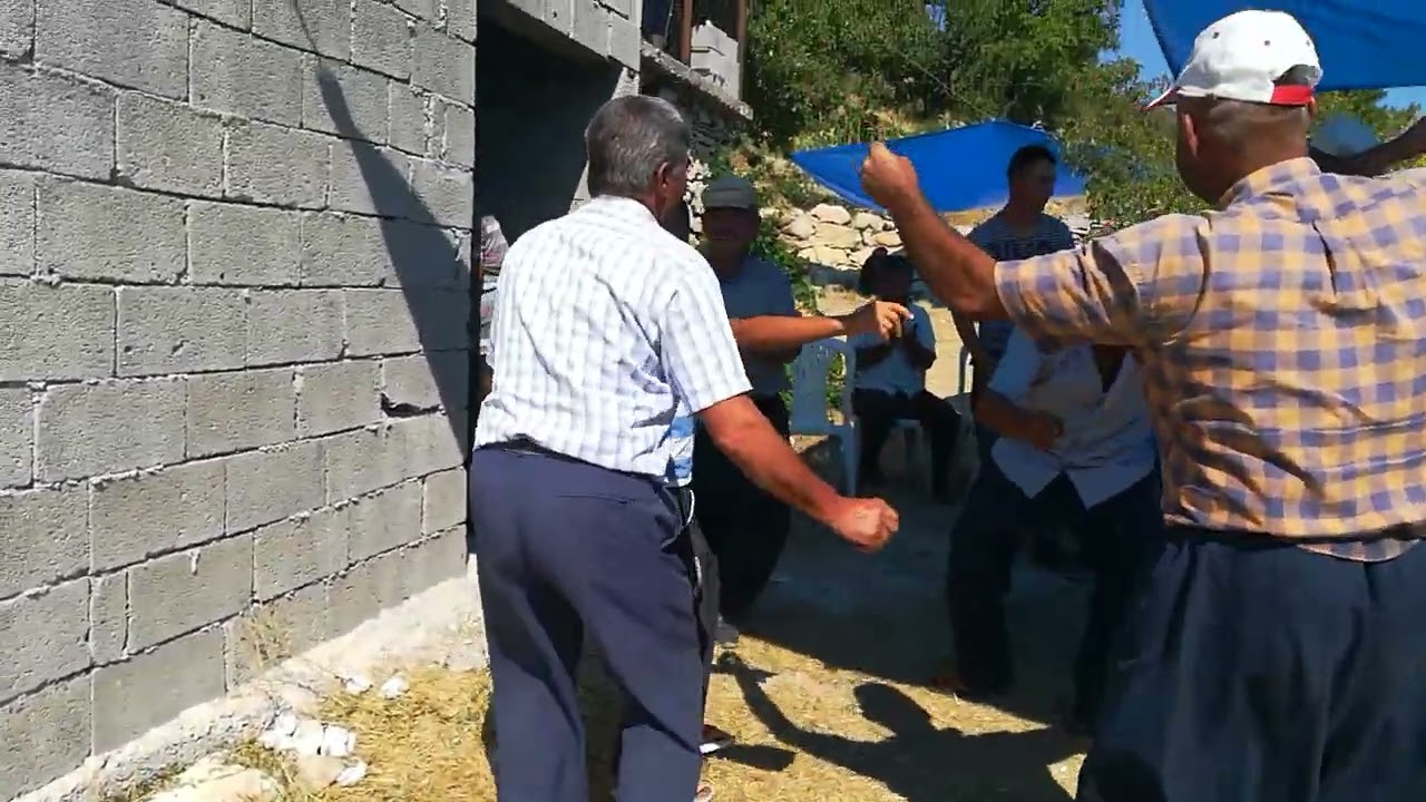 Gülnar oyun havası. köşeli KRAL EMMİ  cafer döktürüyor