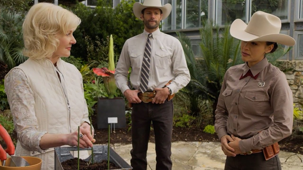 Walker And Micki Interrogate Enzo's Acquaintances - Walker 1x04