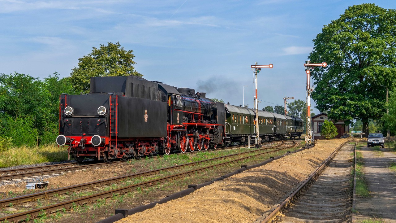 OSTATNIE POCIĄGI Z PAROWOZEM Pt47 PRZED NAPRAWĄ