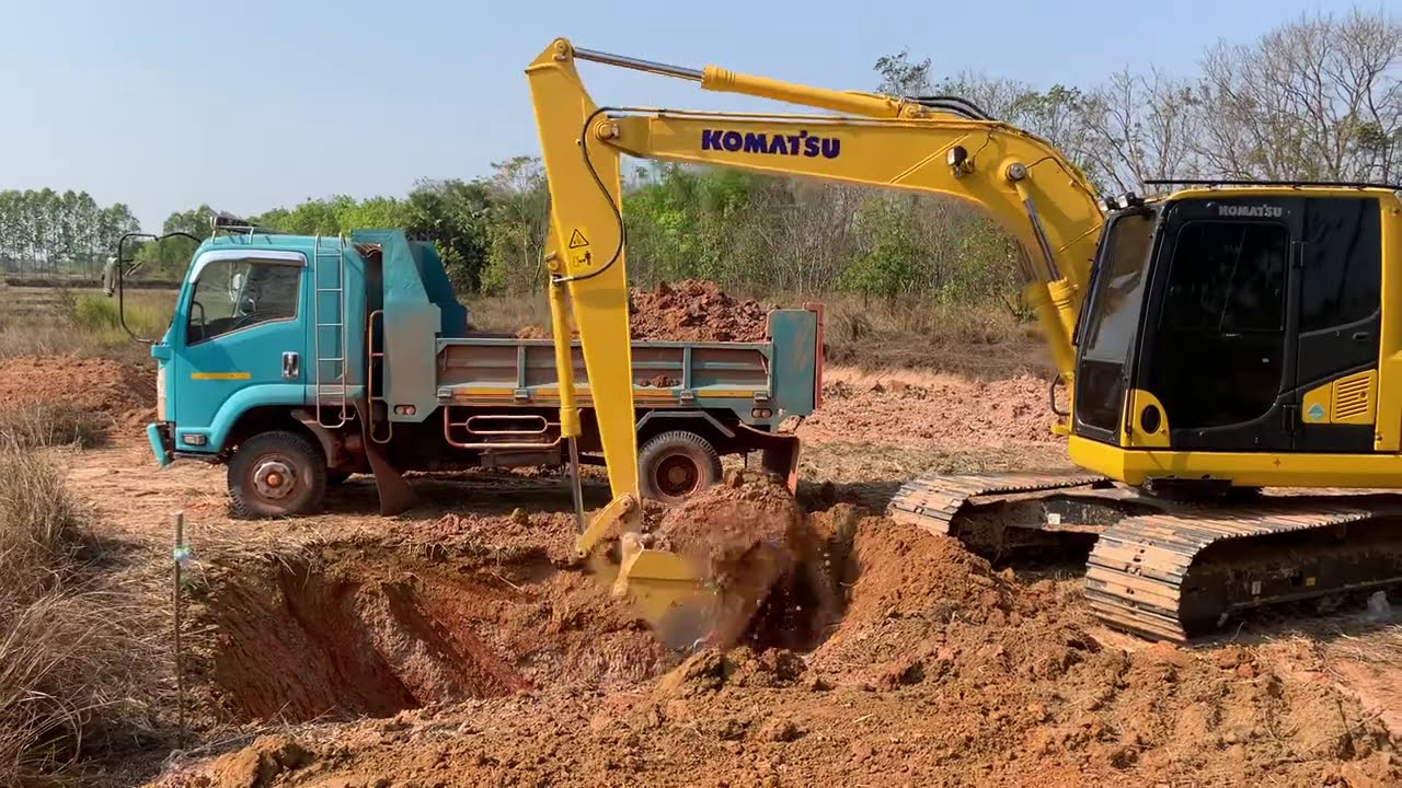 Komatsu pc130-10M0 ทีมงานเสี่ยอี้ดหอคำ ขุดดินใส่ดั้มทีมงานเสี่ยแหล่โคกก่อง Excavator thailand