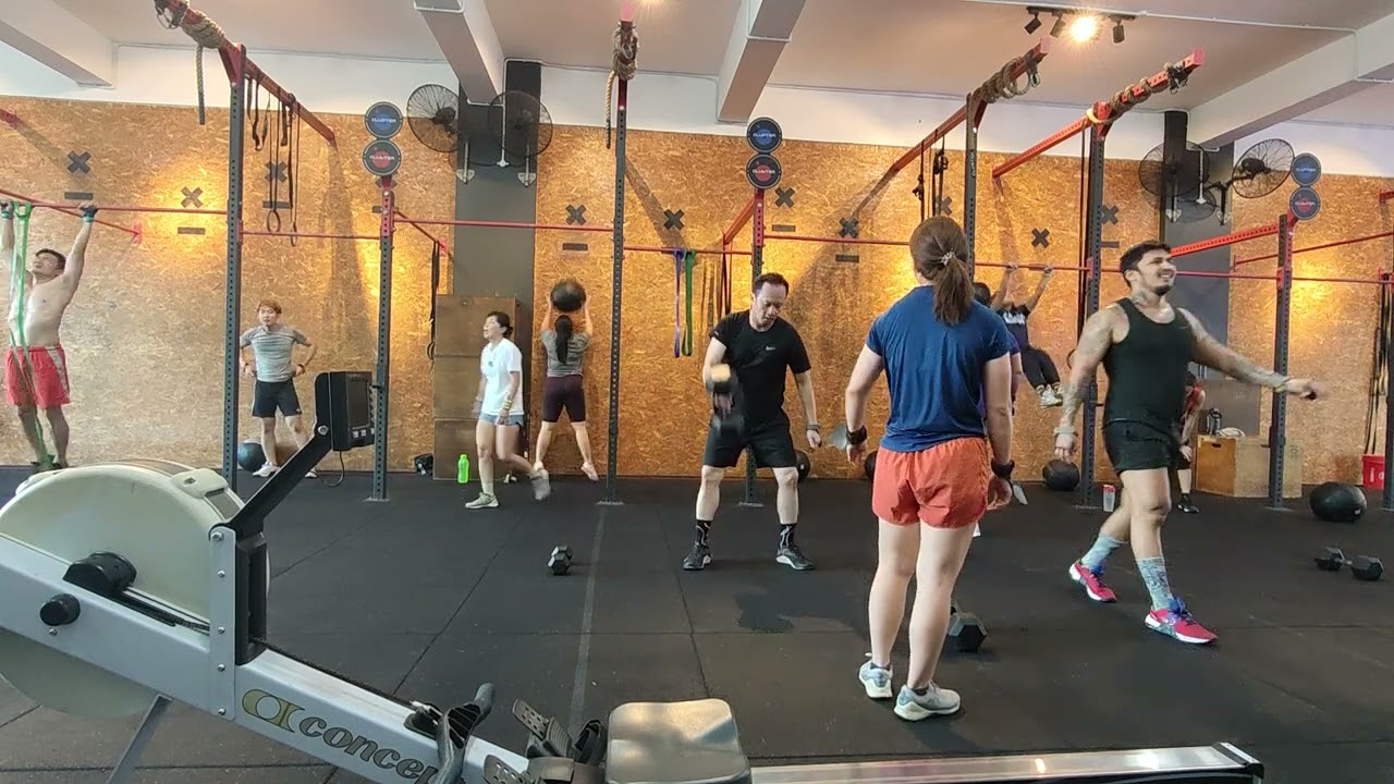 Friday Team WOD #crossfit #funtionaltraining #friyay #workout