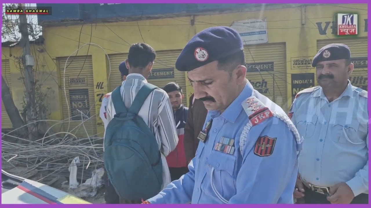 सांबा में ट्रैफिक पुलिस ने यातायात नियमों के उल्लंघन पर सख्त रुख अपनाते हुए विशेष अभियान चलाया।
