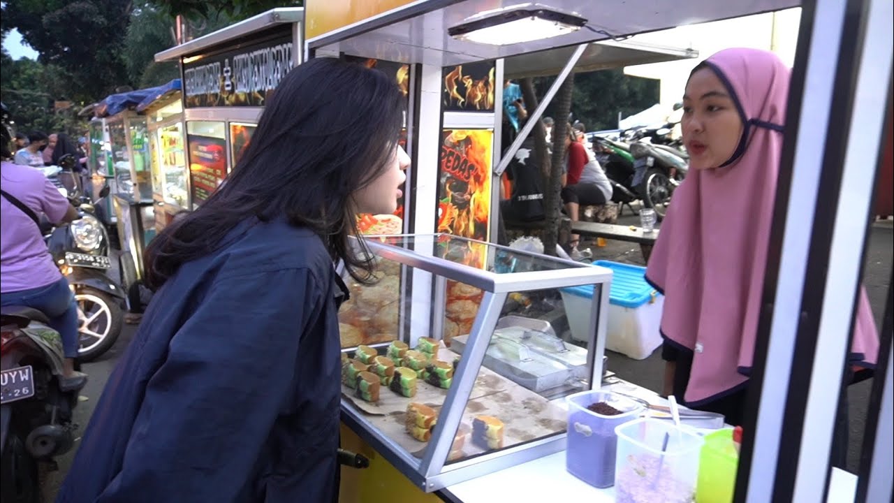 Kue Pukis Penjualnya Cantik Viral..!!!begini proses pembuatannya sambil kepo nih