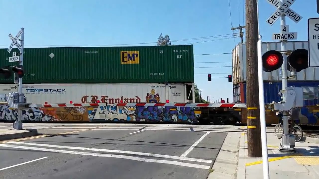 Union Pacific 8078 Intermodal Northbound and Sacramento Light Rail, Fruitridge Road, Sacramento CA