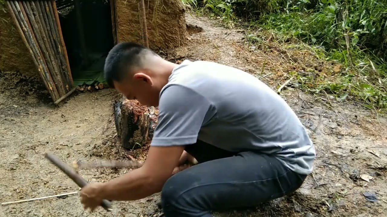 Bushcraft camping+ Camping alone with easy survival shelter.