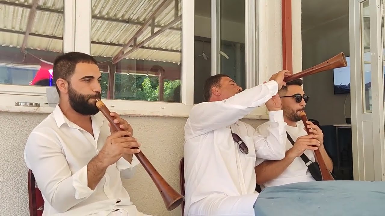 Zülüf Dökülmüş Yüze