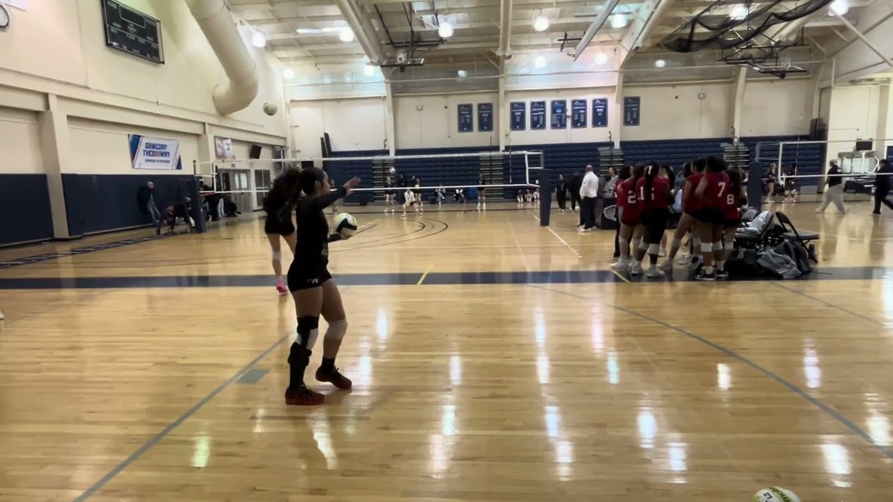 Creole 17N vs Wave Hudson 17s