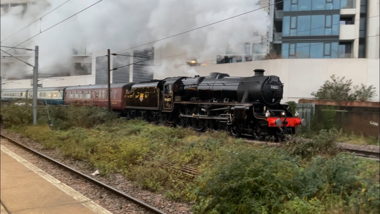 LMS Black 5 44871 STORMS through Finsbury Park station 3 times!