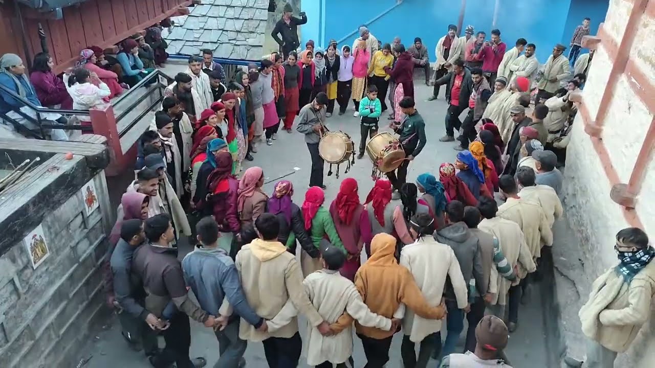 पिंगवा गाँव मे दिवाली मे गाने का सुंदर प्रदर्शन......... ❤