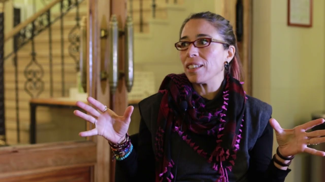 Luciana Mancini junto a la Orquesta Filarmónica de Los Ríos en el Teatro Cervantes